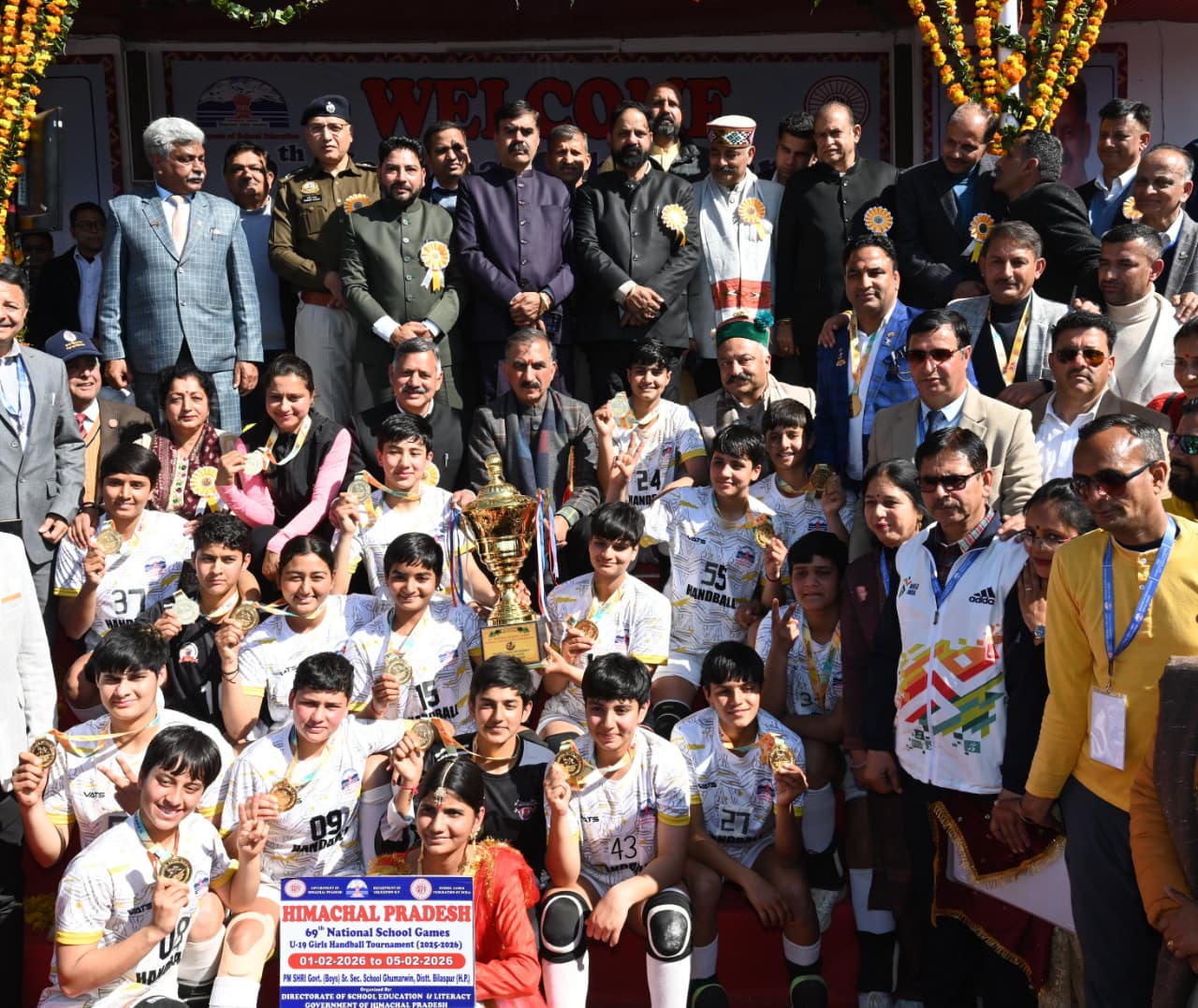 Chief Minister Announces Statewide Ban on Mobile Phones in Schools